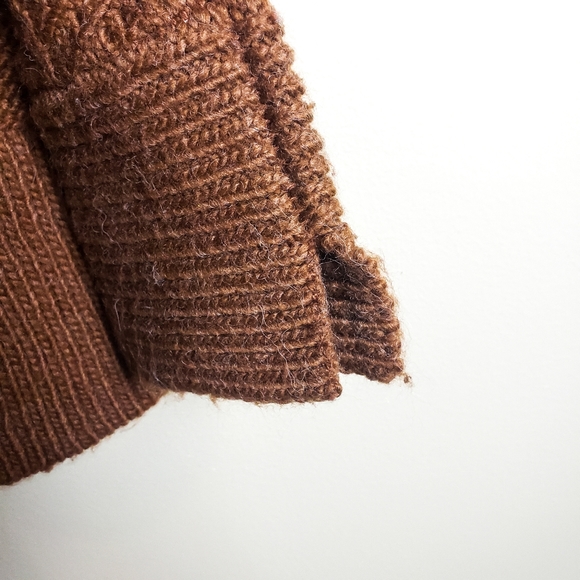 H&M Chunky Knit Chevron Stripe Olive Brown Sweater - Picture 4 of 8